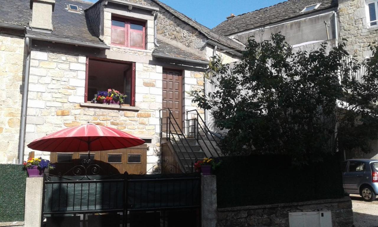 Petit Gite De La Fontaine Aumont-Aubrac Zewnętrze zdjęcie